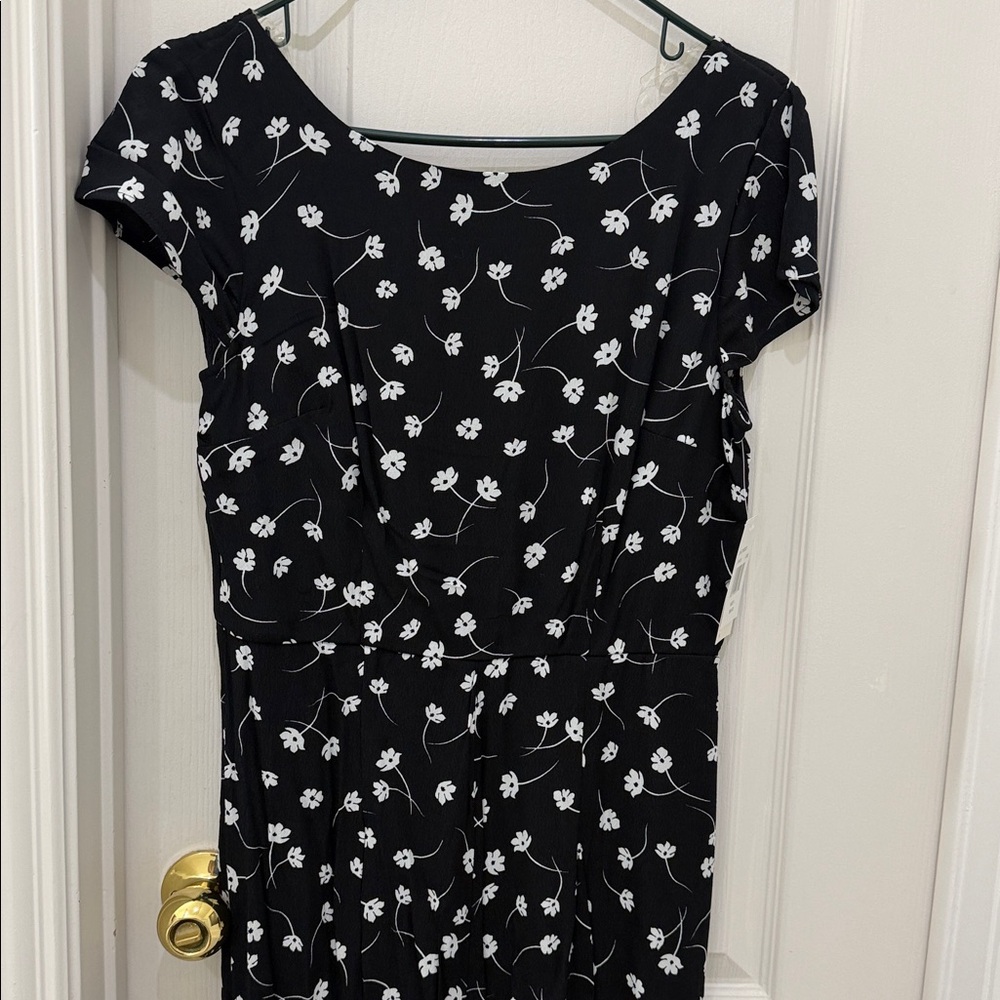 Women's Black Floral Cap-Sleeve Romper Dress